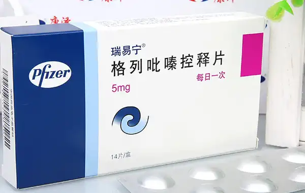 原创老年人这个习惯要不得没几个人知道随意掰药片良药变毒药