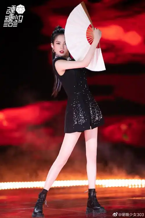 力丸刘些宁开场舞 武片打戏##创造营2021##刘些宁高马尾侠女造型