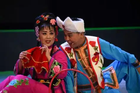 内蒙古二人转小寡妇上坟 内蒙古地方戏曲的二人台由来