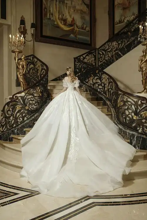 高档品质法式主婚纱新娘2022新款拖尾主婚纱礼服宫廷风复古简约宴会女