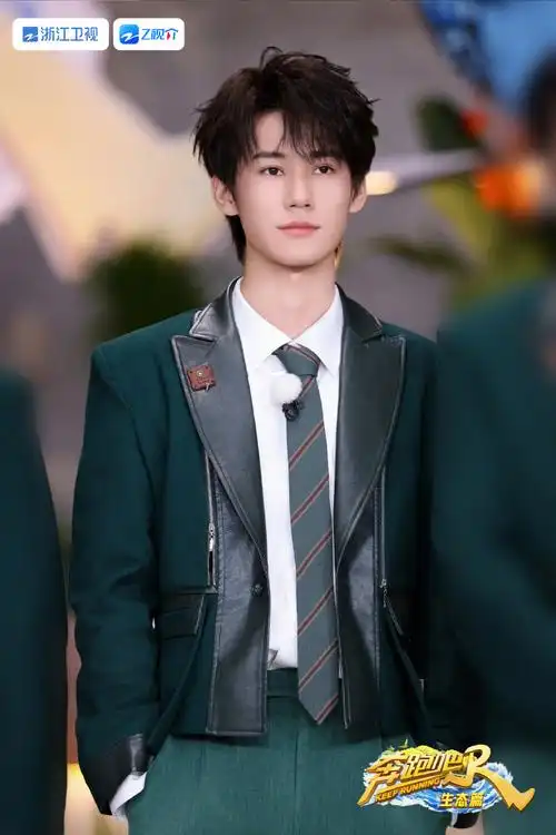 张真源一夜没睡研究卧底是谁##张真源奔跑吧