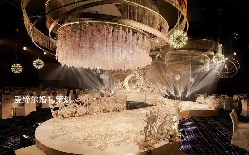 婚礼布置香槟色西式