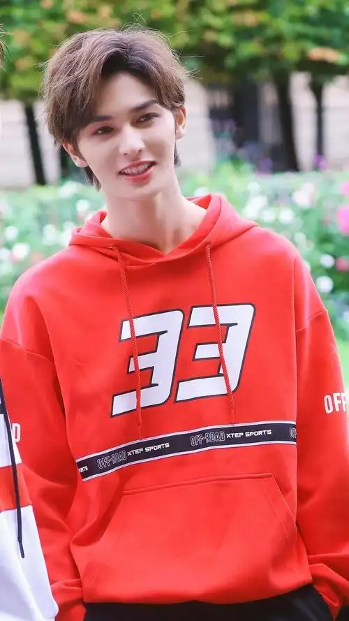 高清无水印壁纸朱正廷