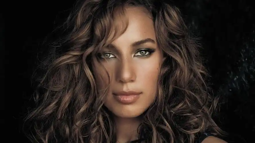 leona lewis 丽安娜·刘易斯 高清壁纸 #16 - 1366x768