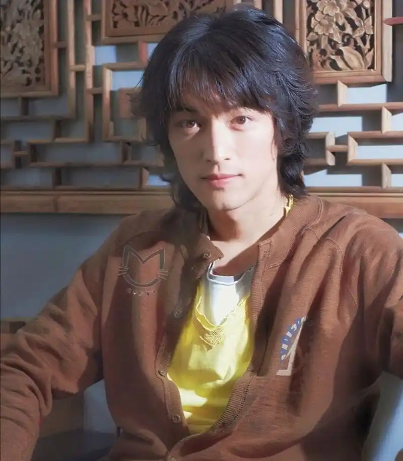 分享一波"我家"胡歌的帅照～ 就问你们有没有被最后一张迷住胡歌 分享