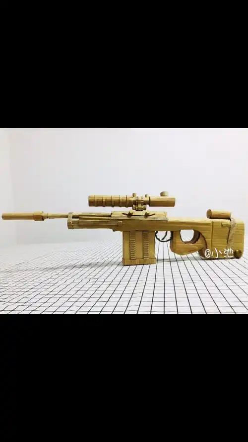 年前用纸箱子给老爸做了一个awm狙击枪,希望老爸早日康复(脑出血)