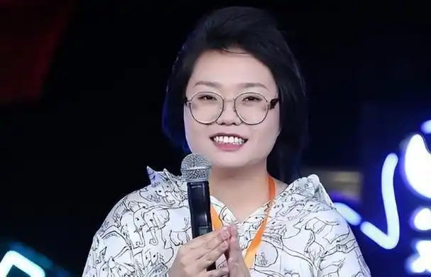 李雪琴:我怎么就不好使了?从北大才女到脱口秀黑马