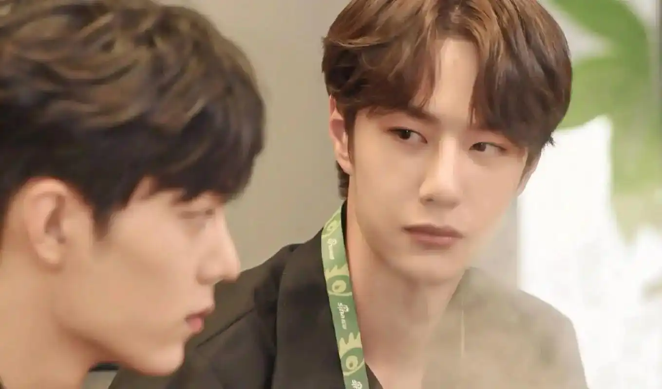 我望向别处时你望向我的眼神#博君一肖 #王一博肖战 #bjy - 抖音