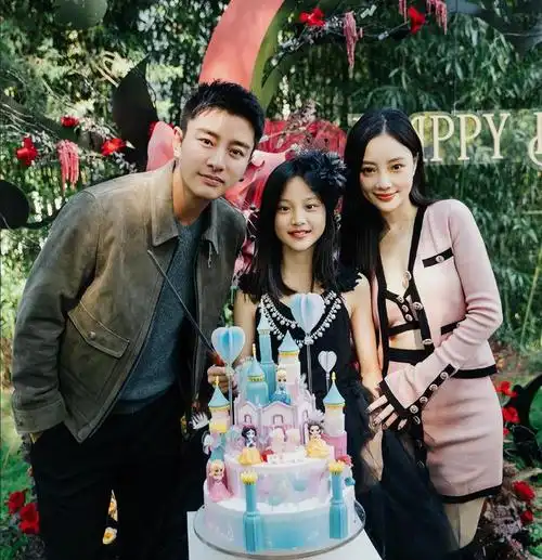 11岁甜馨大片曝光,美得冒泡变时尚小花|金晨|嗯哼|贾乃亮|王子文|贾云