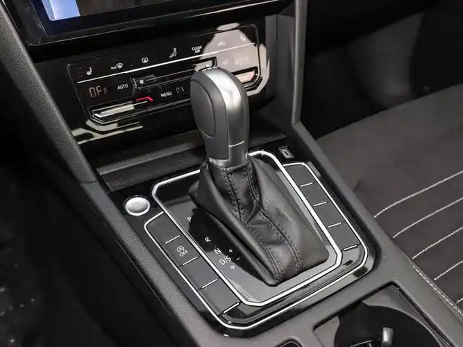 一汽-大众  380tsi dsg 豪华型 换挡杆