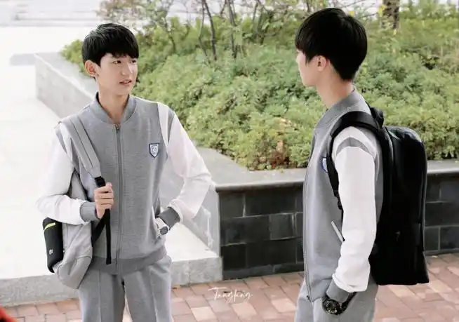 王俊凯王源都在重庆