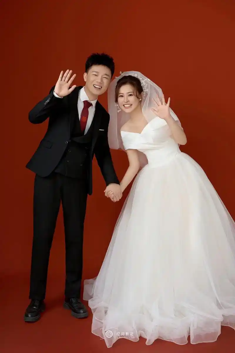 太让我心动了7815期待已久的红底婚纱照.