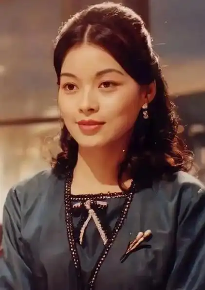 因阿朱走红被泼脏水后退圈改卖保险现状怎么样了