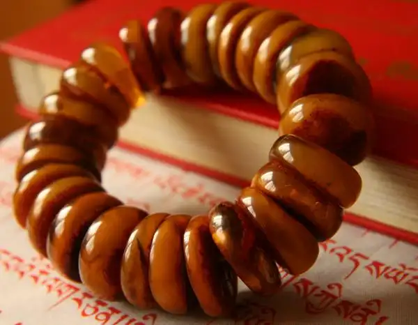 佩戴蜜蜡对人身体的好处!