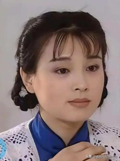 赵明明61脸如银盘,明眸皓齿说的就是她吧!这才是东方女性的美