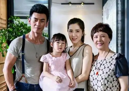 《爱我@别走》由多次荣获"飞天奖"的中国内地知名导演庞好携团队倾力