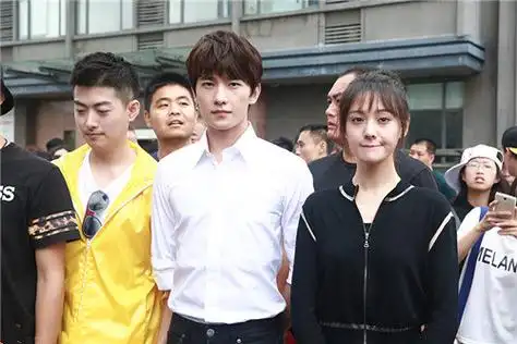 郑爽杨洋谱写"新恋情" 高颜值cp看著就是养眼