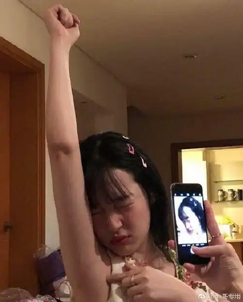 崔雪莉ins放飞自我大尺度真空照片汇总