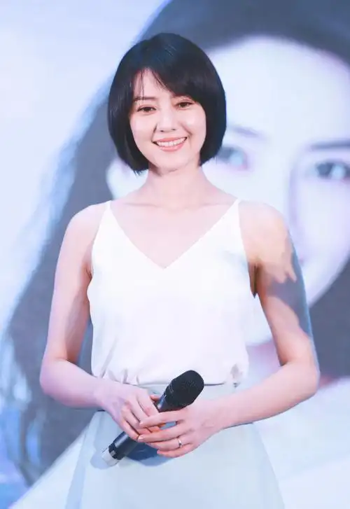 高圆圆这是什么神仙美貌?剪了短发瞬间逆龄,时光倒流了