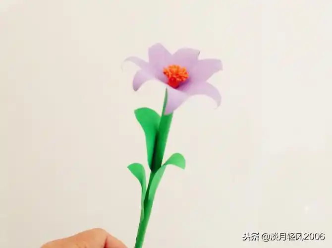 卡纸手工制作花(幼儿园手工,教孩子自己动手用卡纸做出一支立体花,有