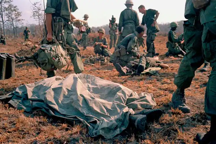 60张震撼大片为你揭开越战的残酷面纱 组图