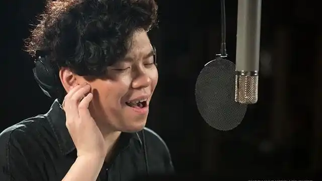 常石磊《这里的黎明静悄悄》