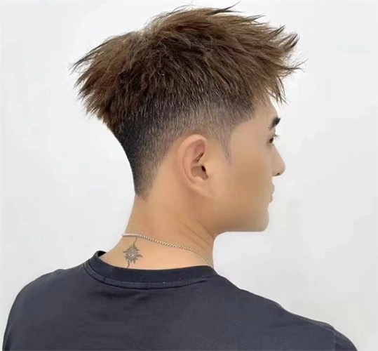 今年不要错过的烫发 帅气时髦"摩根烫"_男生烫发 - 美发站