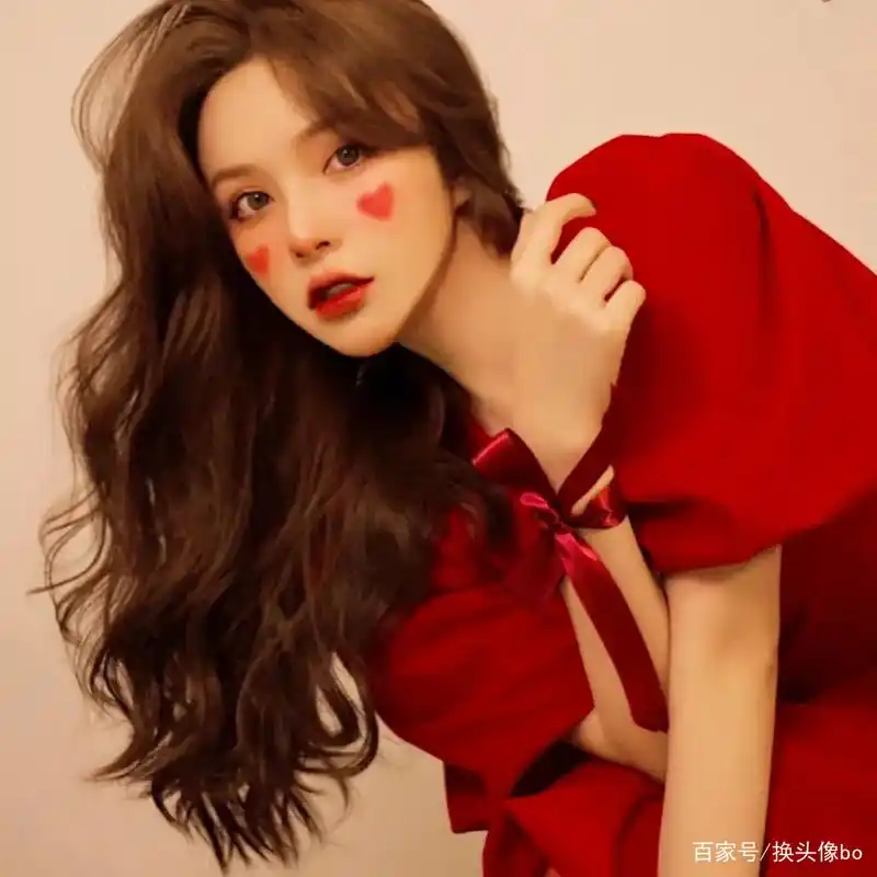 红色系氛围感女生新年头像