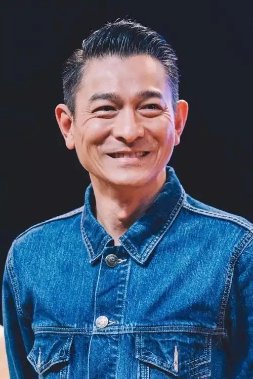 刘德华近照断崖式衰老满头白发啤酒肚明显网友泪目该退休了