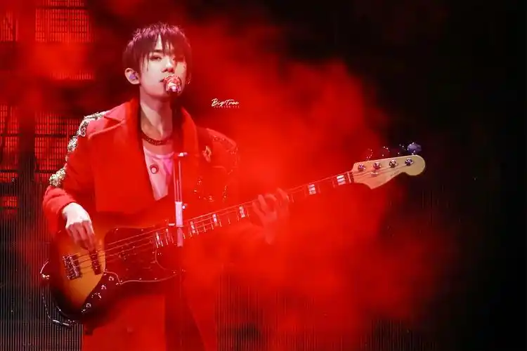 易烊千玺演唱会 - 堆糖,美图壁纸兴趣社区