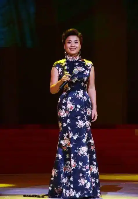 张也回乡时被拍到!