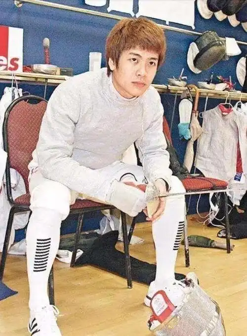 这8位男星的身高太不懂事了,长得英俊帅气,却输在"个子矮"上