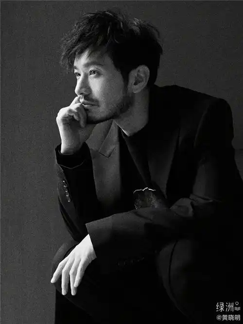 黄晓明是否会借助儿子生日这件事,被媒体抓拍到同框,以便从另一个侧面