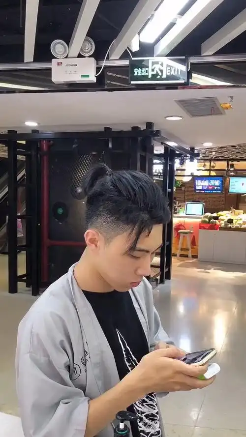 你一定喜欢却不敢尝试的发型#谭子昊 #深圳男生发型 #男士发型  谭子