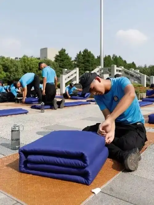 警察故事超壮观的千人叠被场景你见过吗