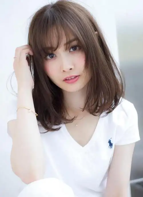 脸大剪什么发型,脸大的女生剪什么发型好看图5