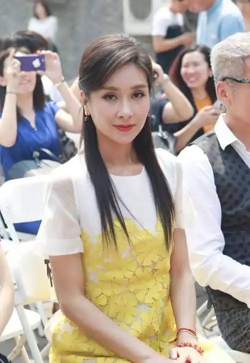 原创杨恭如两次当小三被正宫一巴掌毁掉前途你敢搞我老公