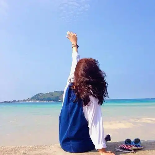 已调色小清新女生头像背影头像文艺唯美海边蓝色系