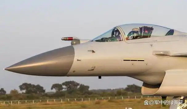解放军歼10c实战火力有保障性能突出应对复杂局势游刃有余