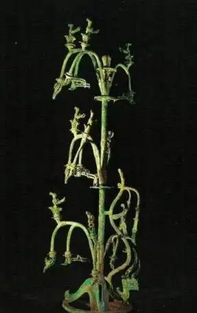 三星堆遗址越挖越迷糊,央视连线南派三叔,三叔:我感到很惶恐啊_青铜