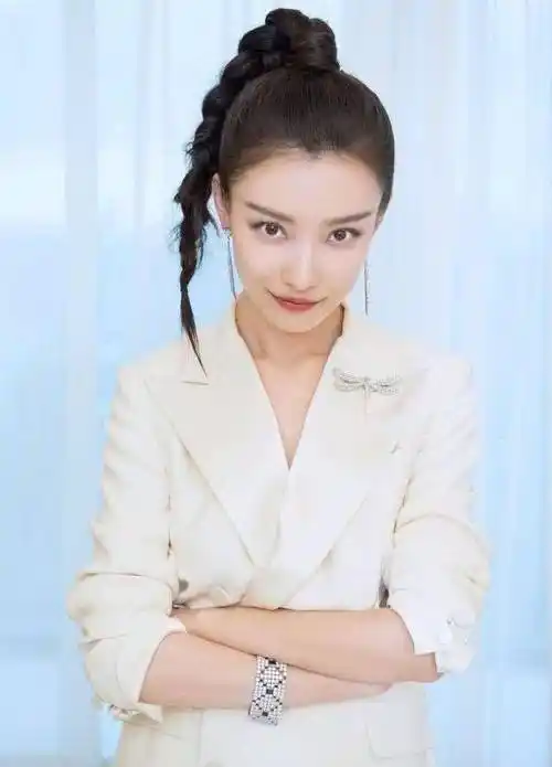 网传井柏然深夜现身倪妮住宅一夜未走,疑似复合!