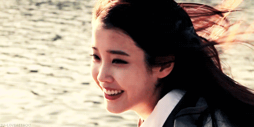 iu李智恩美女清纯gif动图_动态图_表情包下载_soogif