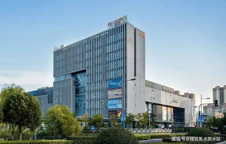 江阴天敔湾江阴目前唯一的三级甲等综合医院——江阴人民医院敔山湾东