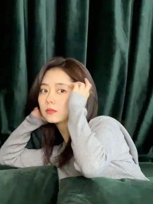 谭松韵胶片风随拍