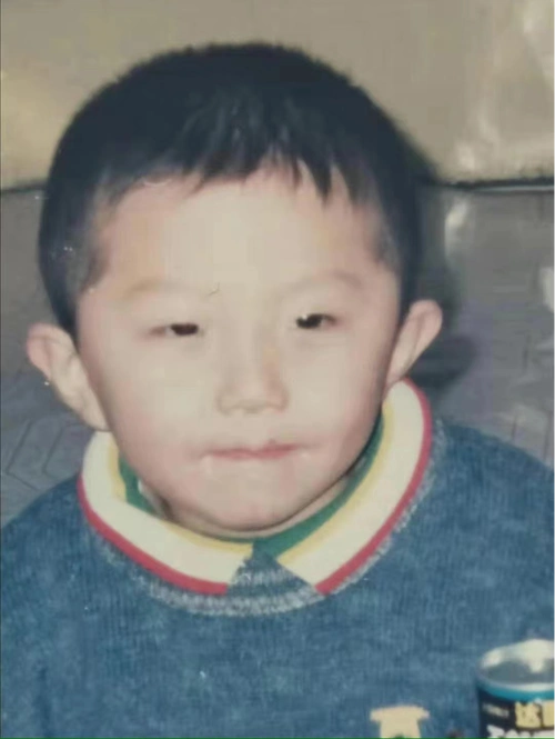 声生不息港乐季歌手童年照曝光李健好青涩