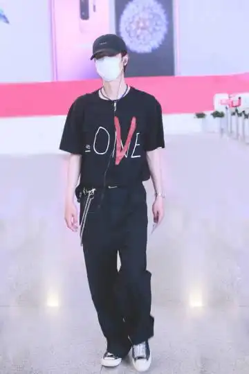 love is all around92博肖,鹿   关注 g 私信 = 她的主页 她的相册