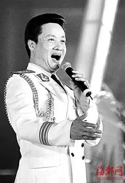 阎维文用音乐传递正气(图)