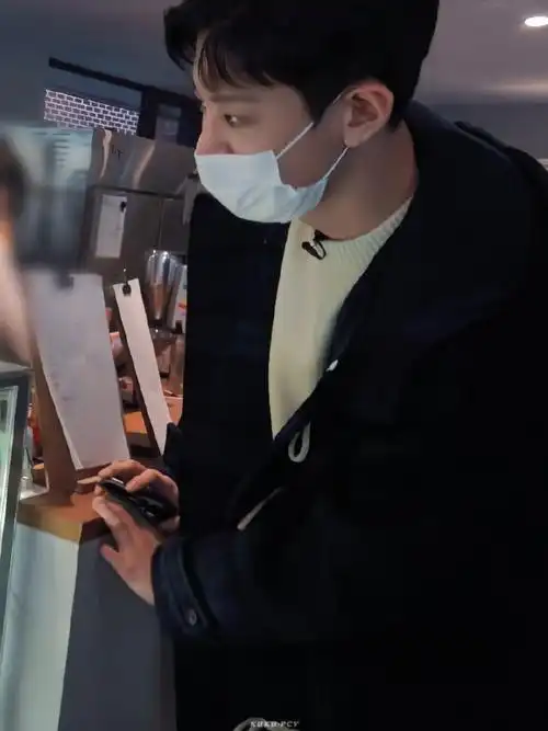 朴灿烈超话#朴灿烈心动时刻#【修图】女友视角拉满啊啊啊!