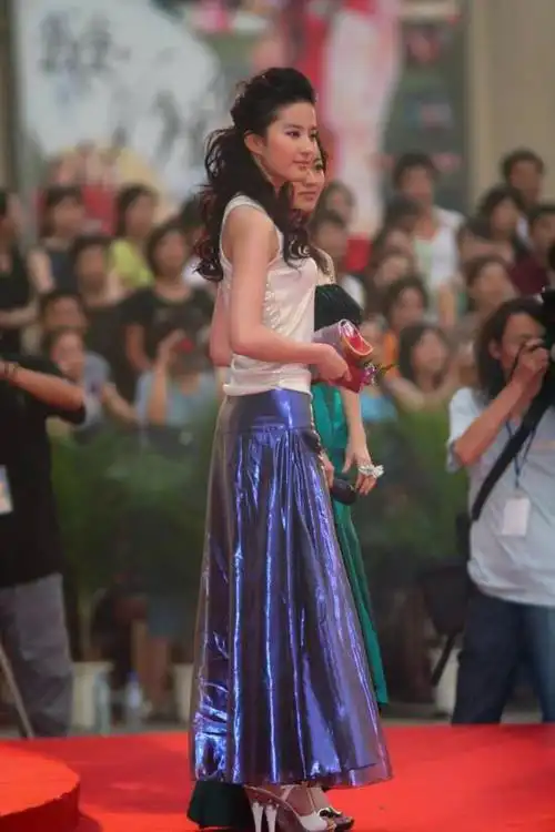 刘亦菲快本快本跳舞的刘亦菲美的头发丝在发光