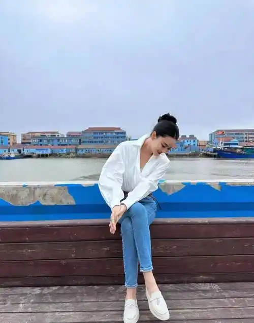 张馨予晒自己的照片被嘲太假了,网友:别要求太高,这已经很好了